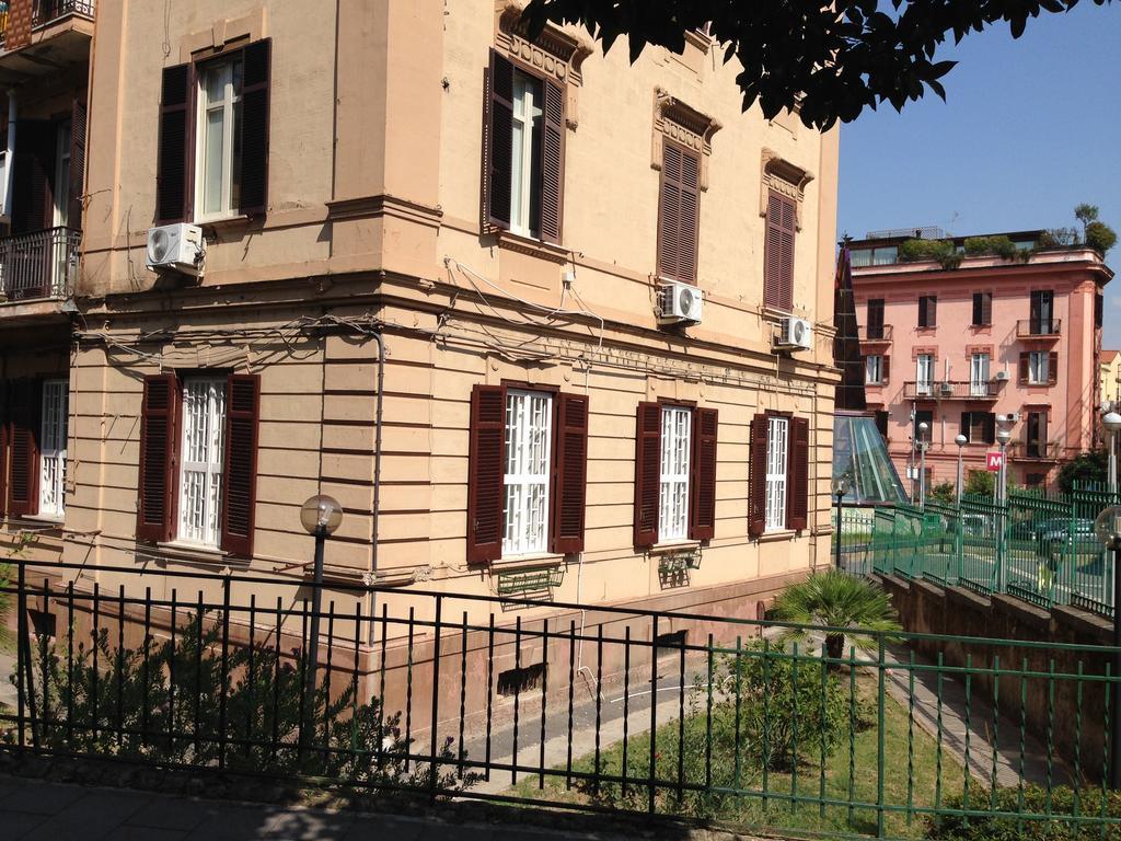 Casa Mimmi B&B Наполи Стая снимка